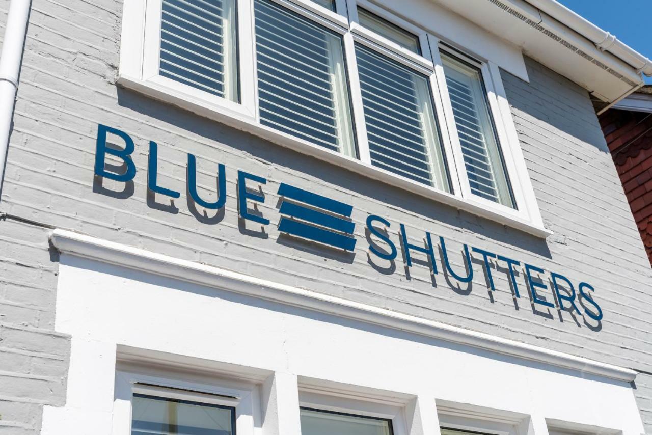 Blueshutters Hotel Пул Екстериор снимка